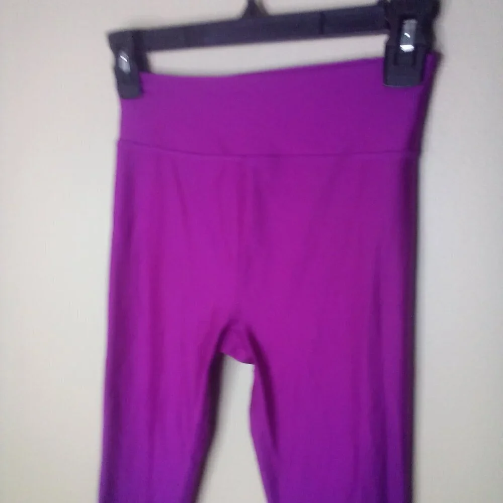 Under Armour Leggings XS Women Compression Heat Gear Active Athletic Purple Pink